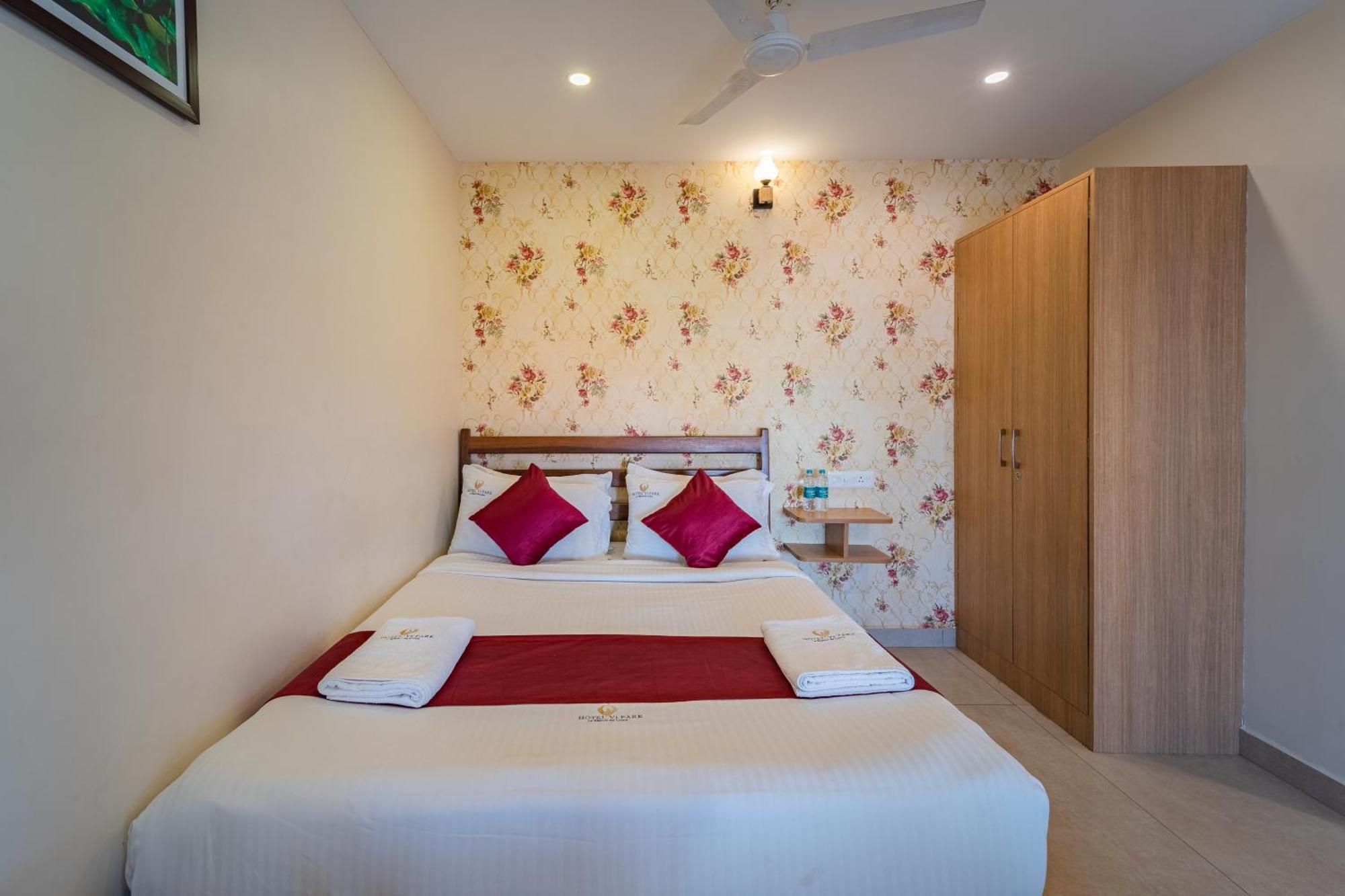 Hotel VI Park - City Centre Puduccseri Kültér fotó