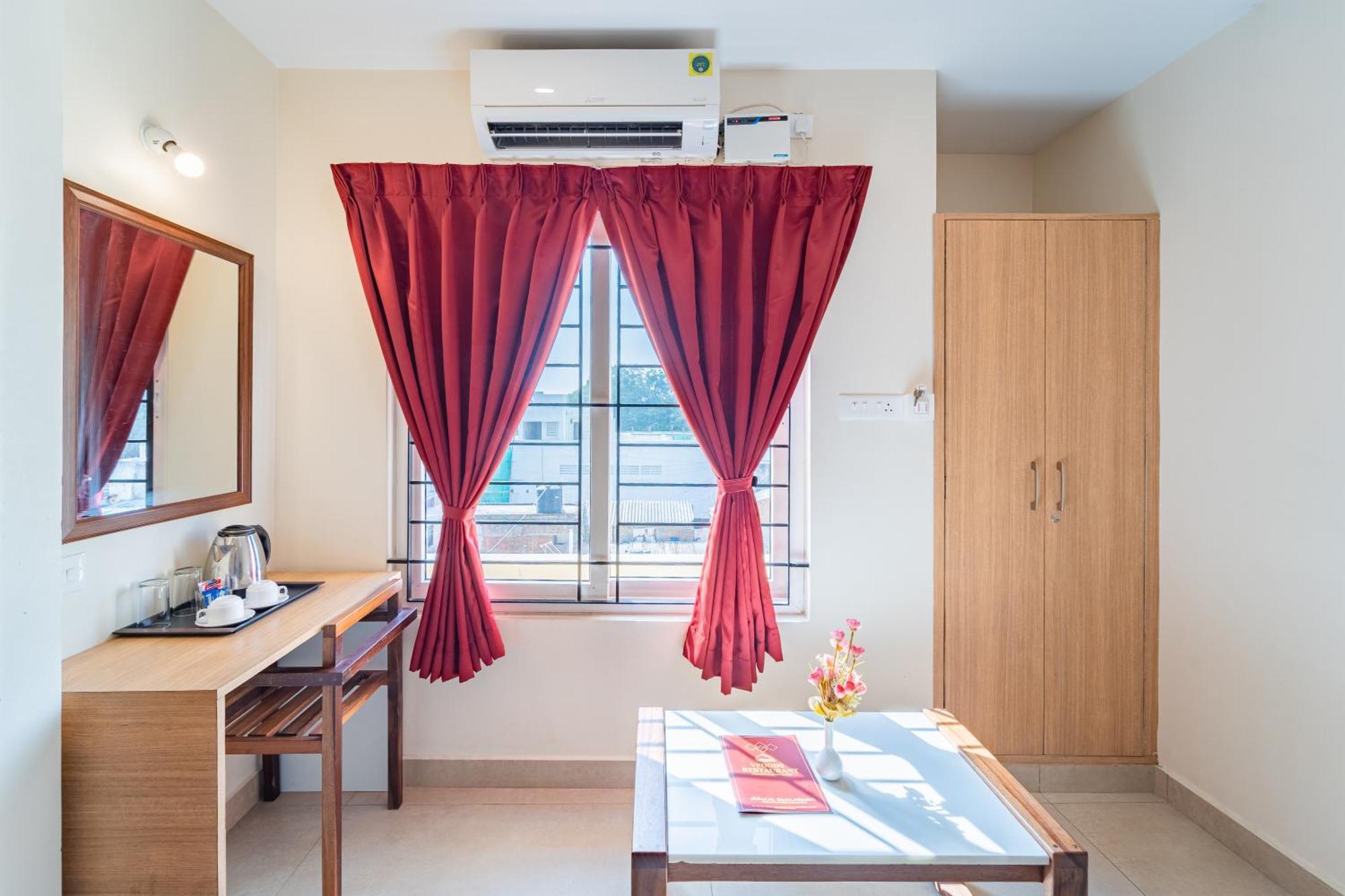 Hotel VI Park - City Centre Puduccseri Kültér fotó