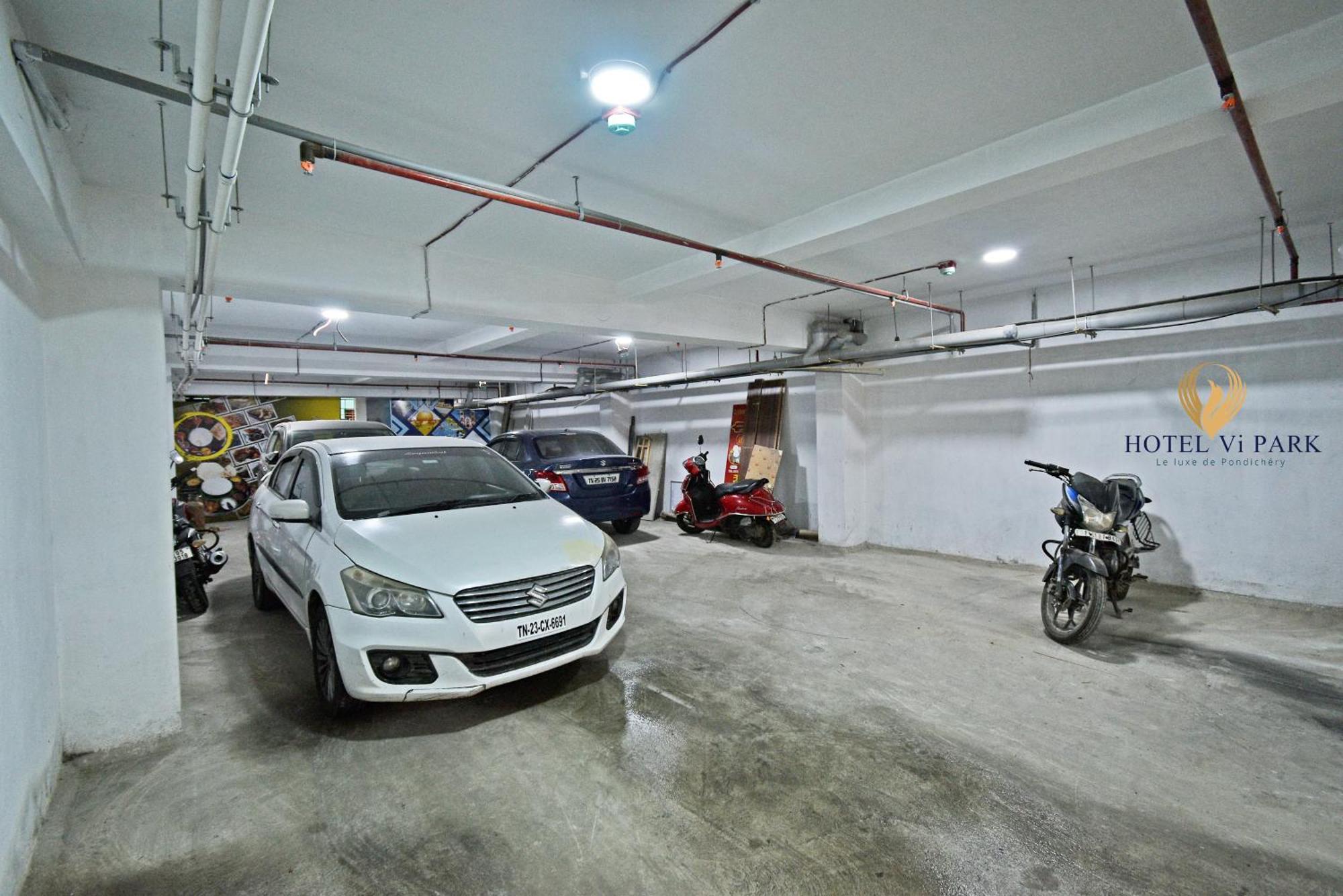 Hotel VI Park - City Centre Puduccseri Kültér fotó