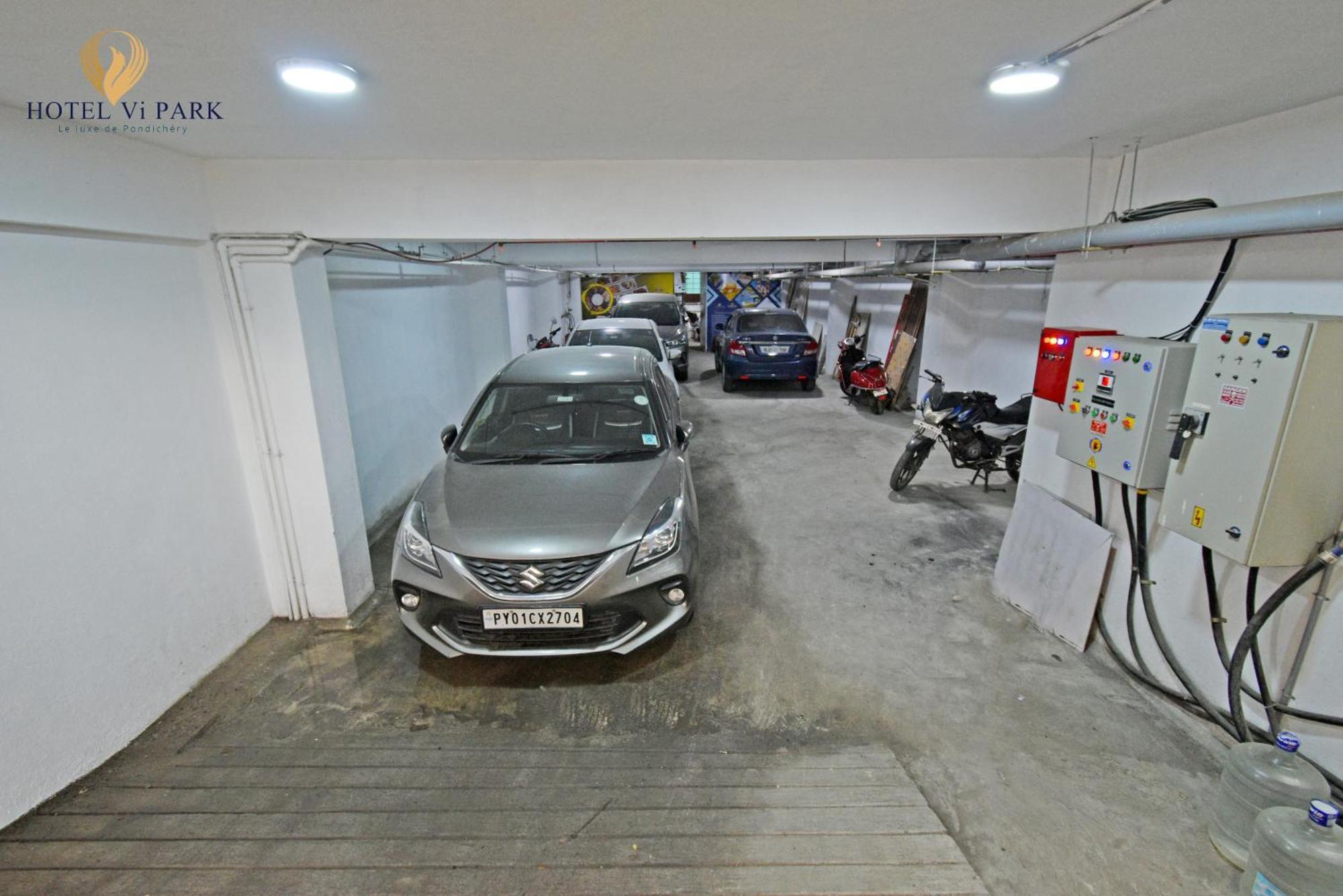 Hotel VI Park - City Centre Puduccseri Kültér fotó