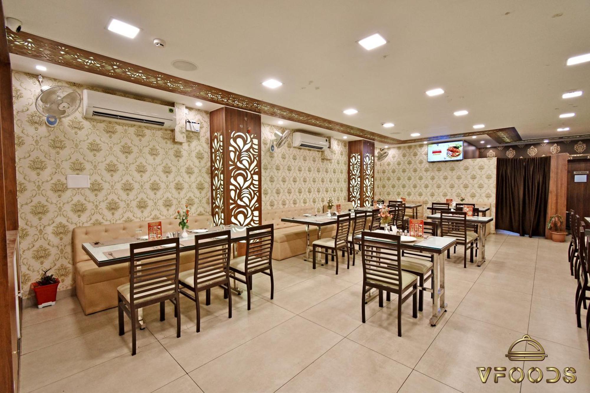 Hotel VI Park - City Centre Puduccseri Kültér fotó