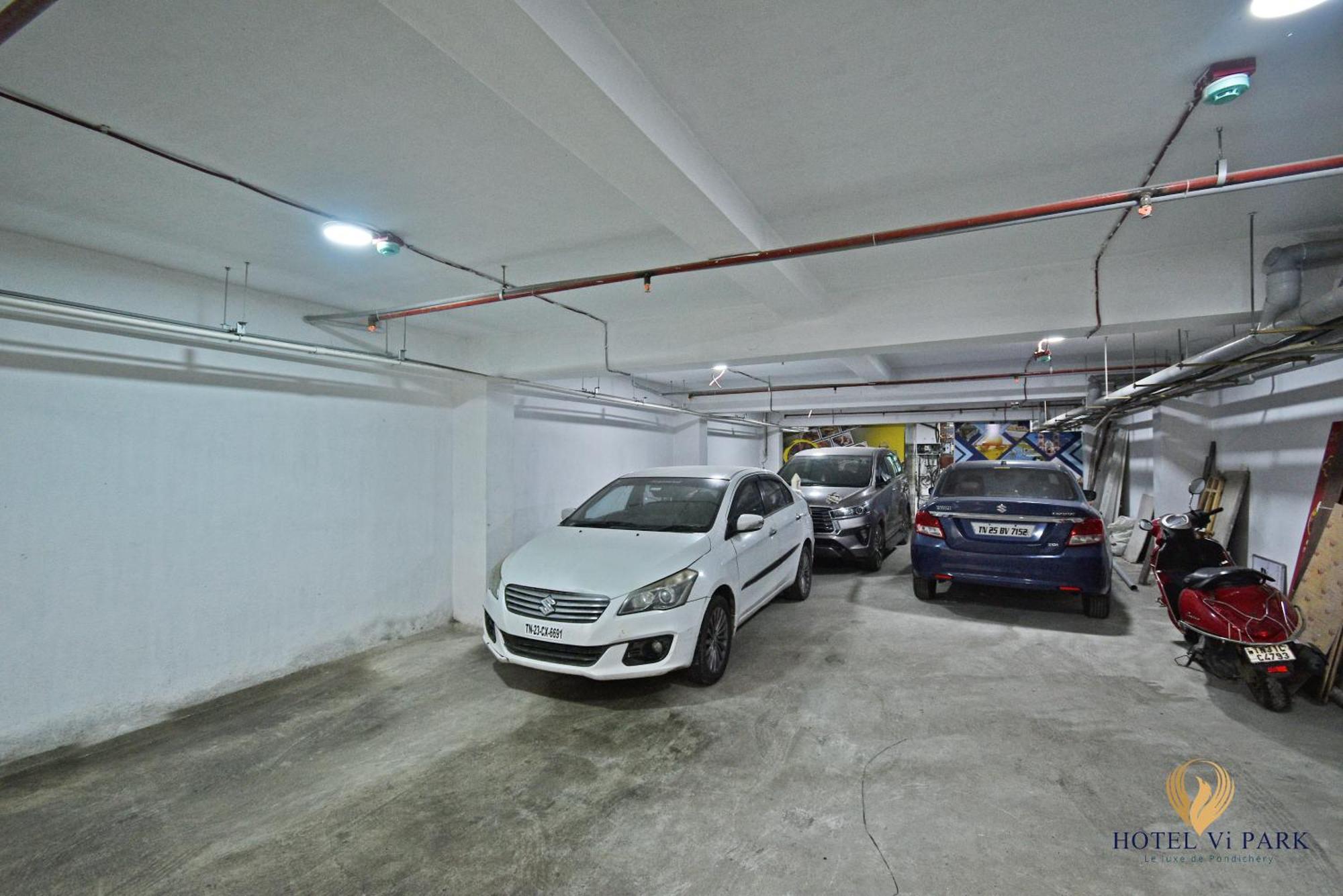 Hotel VI Park - City Centre Puduccseri Kültér fotó