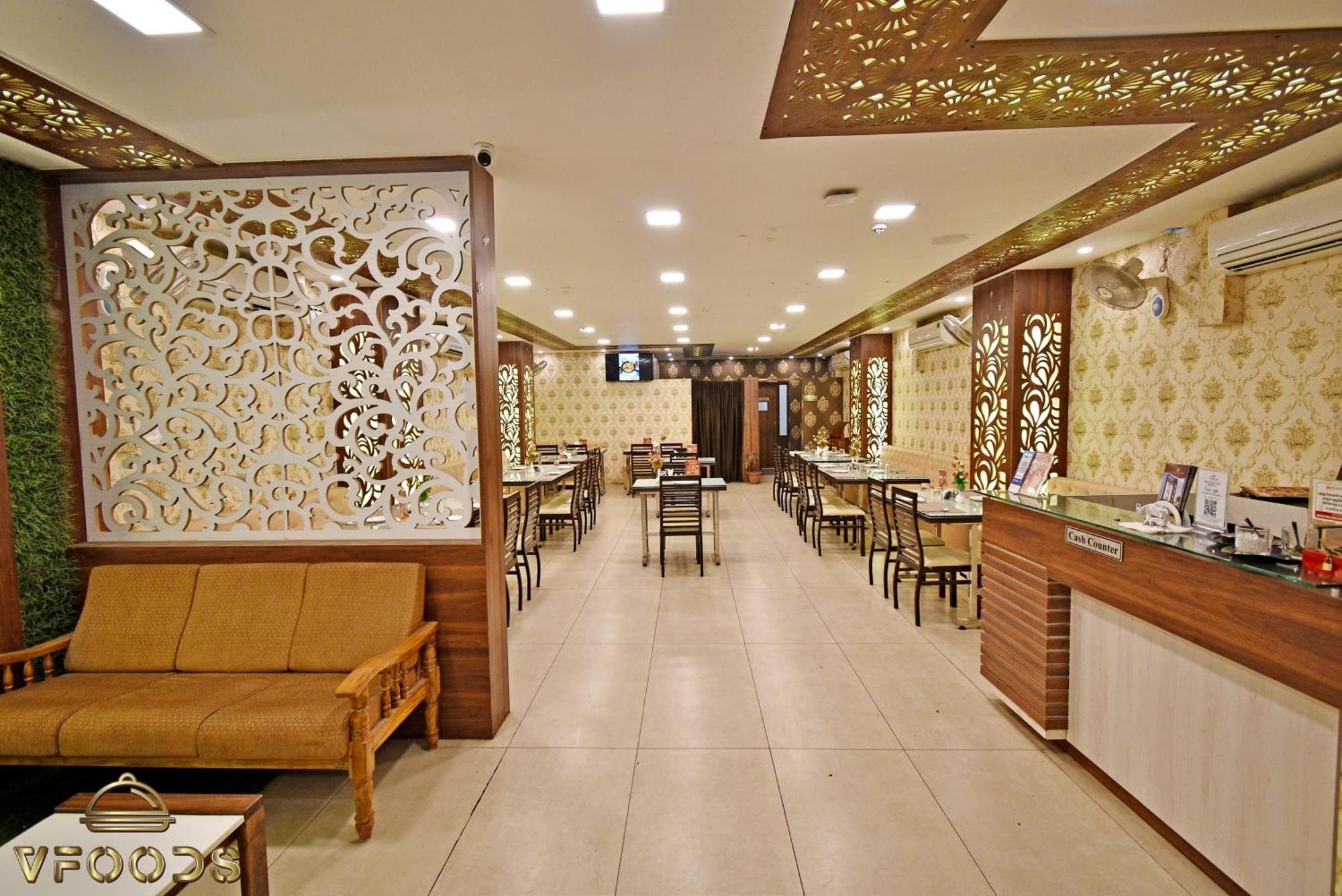 Hotel VI Park - City Centre Puduccseri Kültér fotó