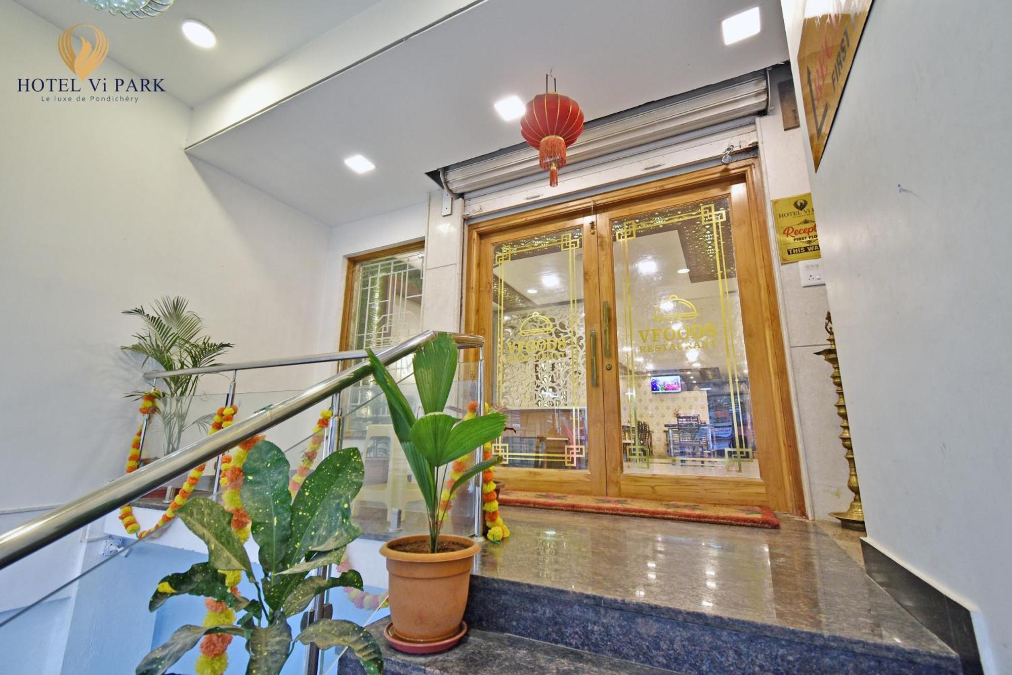 Hotel VI Park - City Centre Puduccseri Kültér fotó