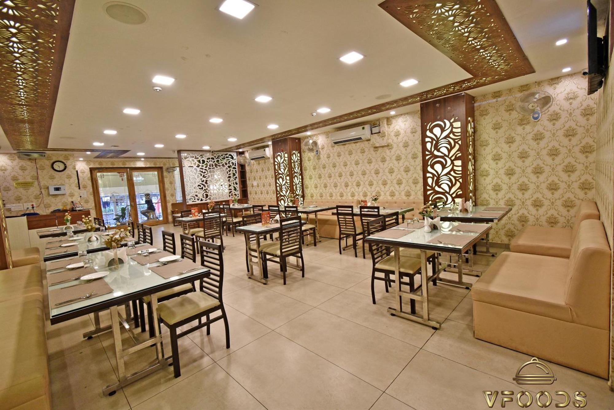 Hotel VI Park - City Centre Puduccseri Kültér fotó